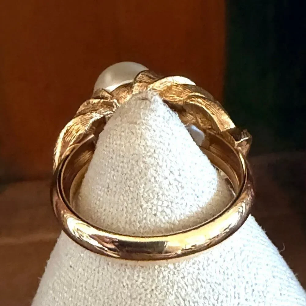 Vintage Avon Faux Pearl Bypass Ring